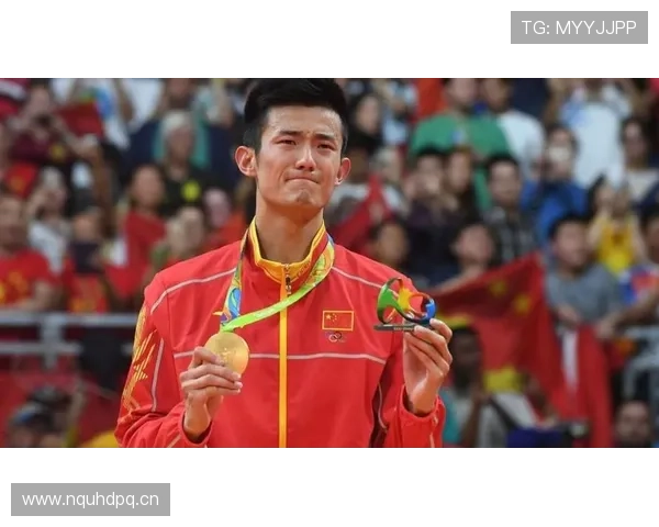 谌龙退役后住进月租五位数的训练基地，每天六点起床遛弯像打卡上班